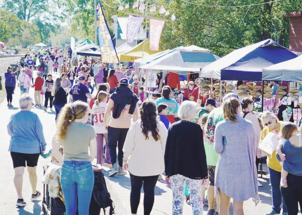 Goldston Old Fashion Day. All-day street festival hosted by the Goldston Lions Club. Wander the Goldston Commercial Historic District and peruse local arts, clothing and jewelry from craft vendors.